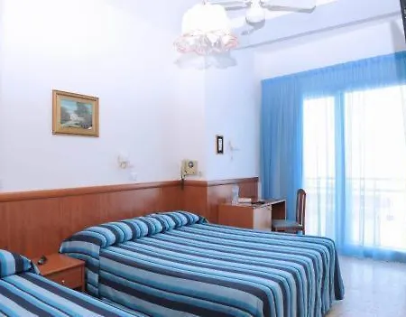 Hotel Diplomat Marine Cattolica Exterior foto