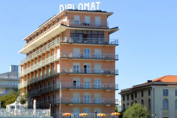 Diplomat Marine Hotel